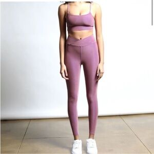 Twenty Montréal Colorsphere Dual Color
Cross Front Leggings medium